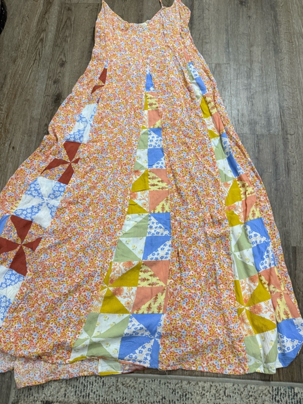 Billabong • Vintage Gal Patchwork FloralMaxi Dress - Picture 16 of 16